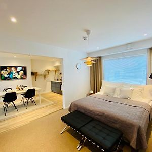 Easy Livin' Apartment Hotel